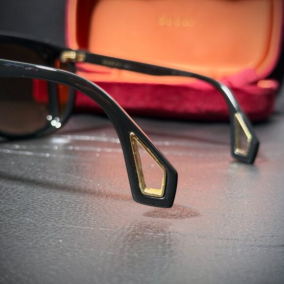 100% Authentic Gucci Oversized Shield Sunglasses - Picture 6 of 9